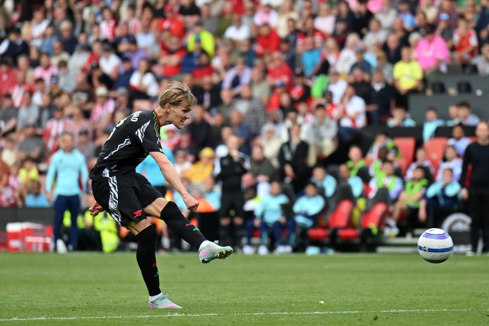 法比奥激情喊话：如果把场地吃了能赢，那我们就把场地吃了